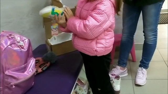 Возврат товара в Валдберис и выбрали в замен бракованных кроссовки дочери ( 2 часть )