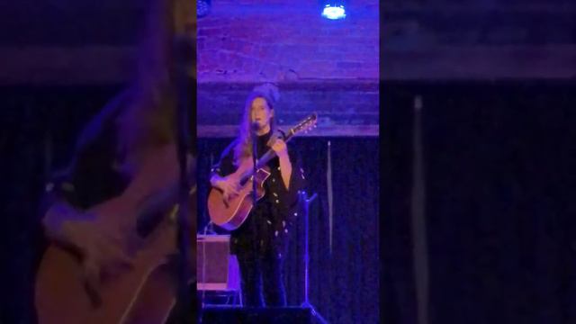 Laura Gibson sings “I Don’t Want Your Voice to Move Me” at The Bartlett, Spokane - 10/24/19 смотреть онлайн
