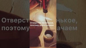 Скрипит ламинат?