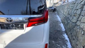 Toyota Alphard, премиум автобус из Японии. Передний привод бензиновая версия. AGH30
