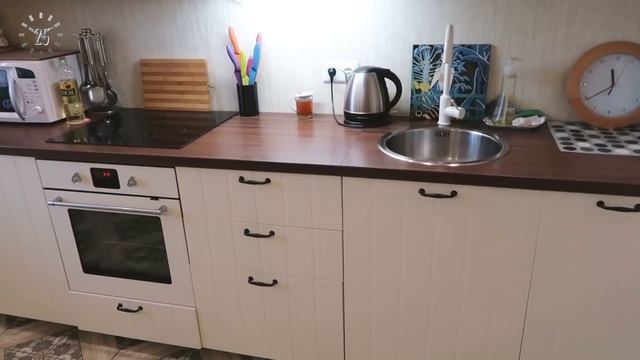 Обзор стильной ОДНУШКИ с отдельной СПАЛЬНЕЙ! Ремонт за небольшие деньги | 25 часов в сутках