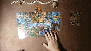 НОВЫЙ ЗНАКОМЫЙ, ХОЧЕТ ЛИ СО МНОЙ ОТНОШЕНИЙ? Гадание на картах Таро онлайн.