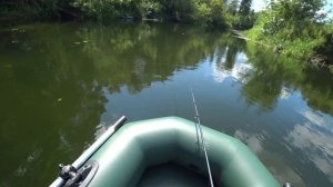 Поймал неизвестную рыбу | Потрясающий сплав по реке Ворона на маленькой лодке | Рыбалка на спиннинг