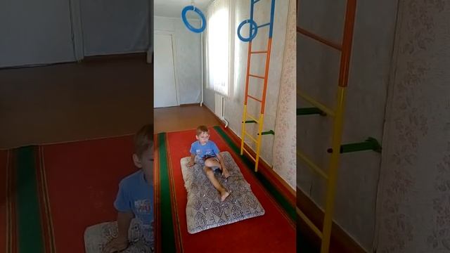 "КУВЫРОК НА КОЛЬЦАХ.Дима.Курск" смотреть онлайн