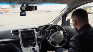 Первый люксовый минивэн из Японии гибридный Toyota Alphard 2 поколения