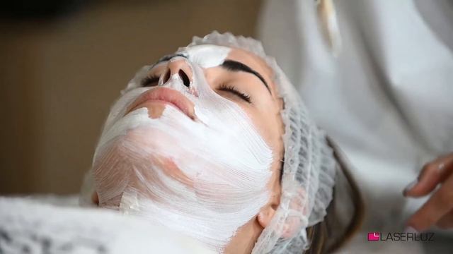 Tratamiento Peeling Hollywood con Carbón Activo смотреть онлайн