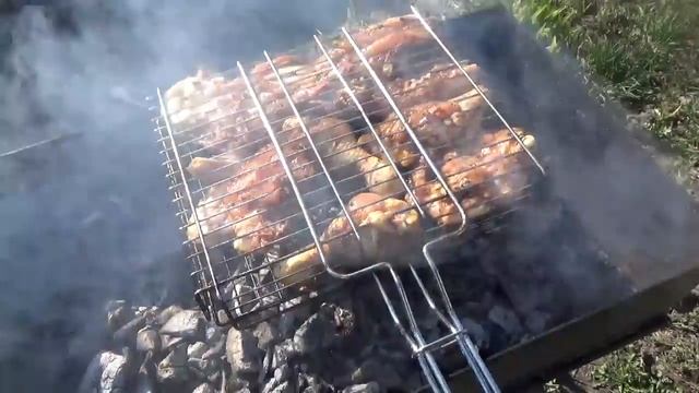 НА МАНГАЛЕ. КУРИЦА С МАРИНОВАННЫМ ЛУКОМ В ЛАВАШЕ.