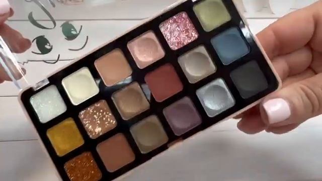 Тени для век кремовые DoDoGirl (Профессиональный макияж) 18 цветов Арт 3172/2 смотреть онлайн