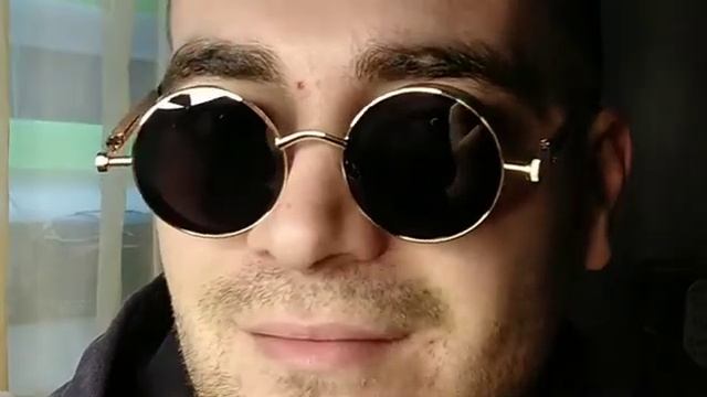 Чешуя, при очистке рыбы, в глаза больше не летит. Вот зачем нужны очки такие. смотреть онлайн