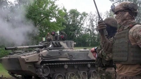 Под Кременной попытки прорыва ВСУ успешно отбивают российские десантники