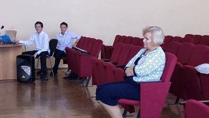 ПОЗДРАВЛЕНИЕ УЧИТЕЛЯ С ДНЕМ РОЖДЕНИЯ. ТАНЕЦ ОТ УЧЕНИКОВ.