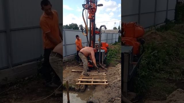 Бурение скважины на песок в Воронеже. Глубина скважины 70 метров. Проходка за 8 часов. смотреть онлайн