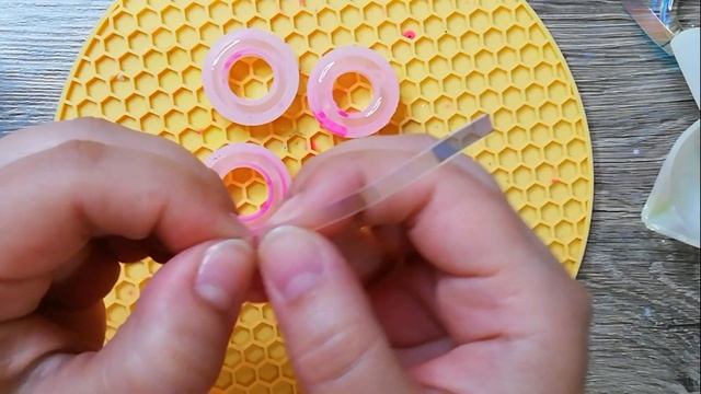 Как сделать кольцо с голографической пленкой из эпоксидной смолы