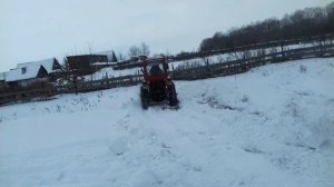 трактор т 30 чистит снег