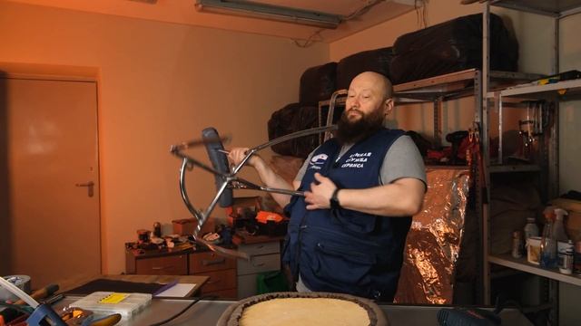 РЕСТАВРАЦИЯ. ПЕРЕТЯГИВАЕМ КОЖАНЫЕ СТУЛЬЯ САМИ! смотреть онлайн