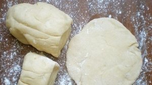 Пирожки с вареной сгущенкой
