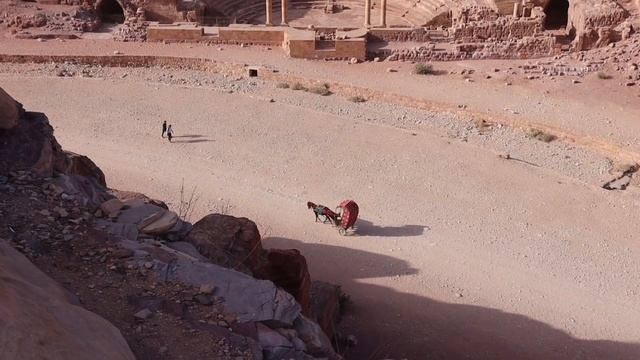 Tour of an Empty PETRA, JORDAN ?? ٱلْبَتْرَاء смотреть онлайн