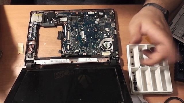 Принесли на ремонт нетбук Acer Часть 1 Разборка