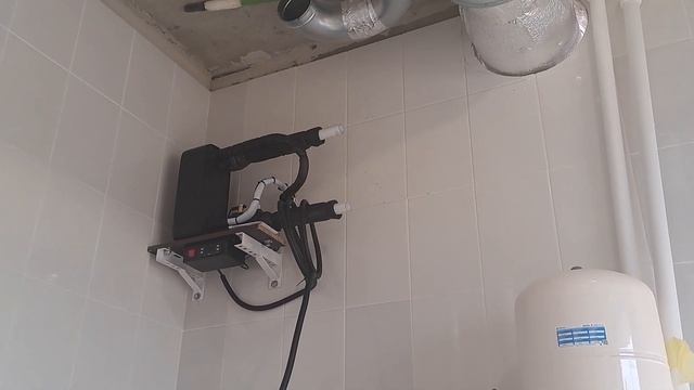 Монтаж чиллера с выносным блоком. Кондиционирование частного дома.