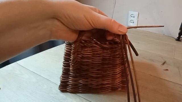 Квадратная Корзина из бумажной лозы. Часть 2.