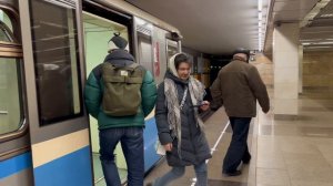 81-740/741 «Русич», прибывает на станцию Саларьево.