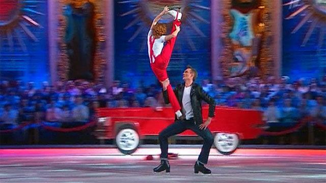 Яна Хохлова и Роман Костомаров. Выступление. Фрагмент выпуска от 04.02.2012