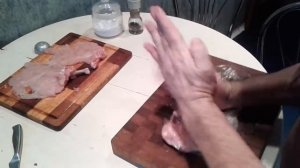 Отбиваем куриное филе для котлет по-киевски своими руками