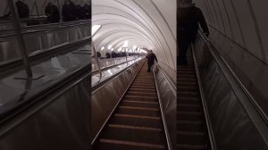 Самый длинный эскалатор в московском метро