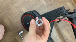 Меняем пробитые камеры на колёсах электросамоката Mi Scooter Pro
