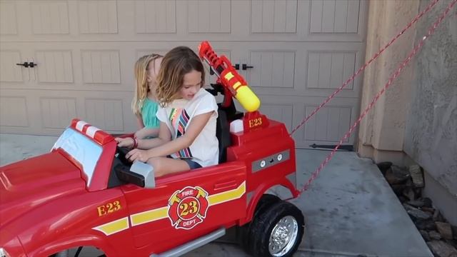 Kids Taking Over the Crazy Car Store! смотреть онлайн