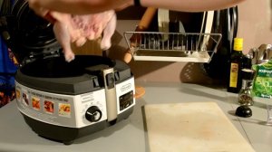 Цыпленок табака в мультиварке DeLonghi Multicuisine FH1394