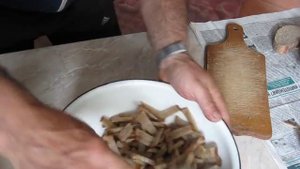 Не выбрасывайте чёрствый хлеб---это деликатес!!!