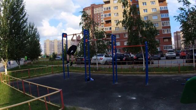 Работа на турнике. Быстрая тренировка только на турнике. Уличный воркаут. Калистеника. Турник. Спор смотреть онлайн