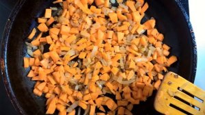 Суп-солянка в мультиварке. Простой и вкусный рецепт солянки без мяса с сосисками.