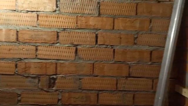 Баня с нуля.Обшивка душевой ОСБ плитами и укладка керамогранита  на пол