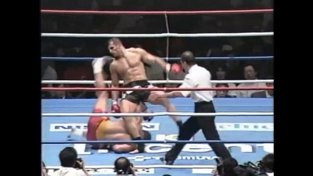 Айкидо в К-1. Сокумен Ирими - Наге. Кадр из поединка Энди Хуга и Сэма Греко, 1997 год. смотреть онлайн