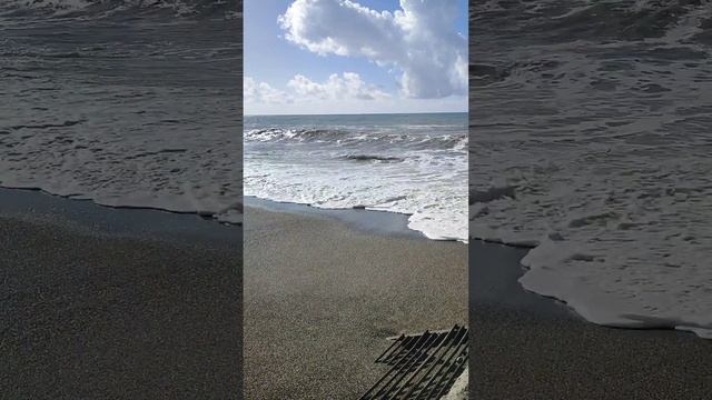 Под шум моря хорошо расслабиться, успокоиться, отдохнуть. смотреть онлайн