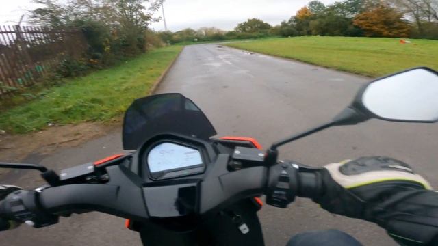 2022 SEAT MO eScooter 125 first ride review – a personal EV for under £5k! смотреть онлайн