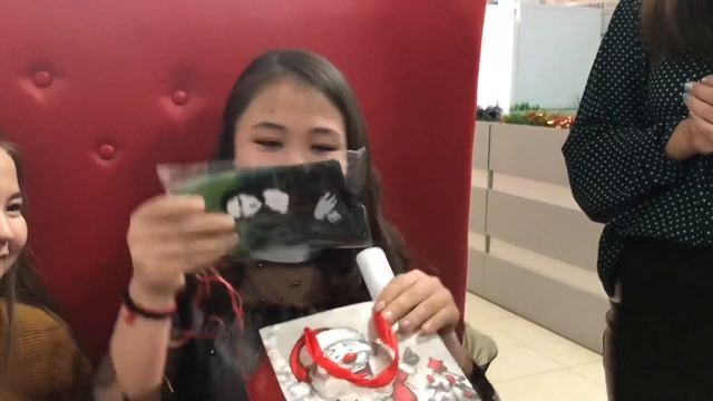 Secret Santa ? | распаковка подарков смотреть онлайн