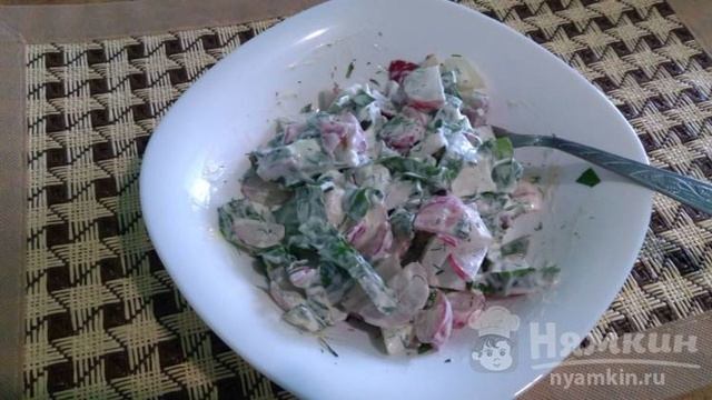Салат с редиской и щавелем