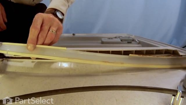 Dishwasher Repair- Replacing the Bottom Door Gasket (Frigidaire Part # 154576501) смотреть онлайн