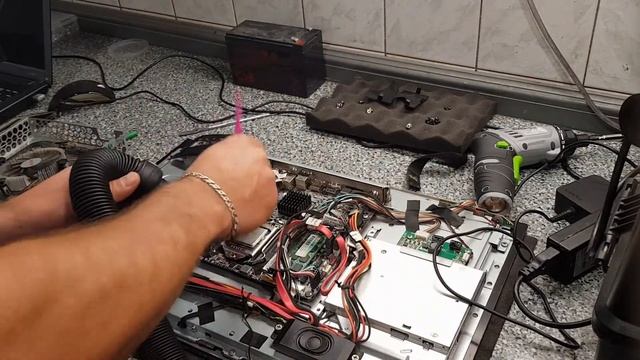 Разборка моноблока Dexp 19.5 Aquilon 0102 смотреть онлайн