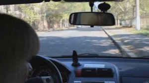 Парковка вдоль бордюра