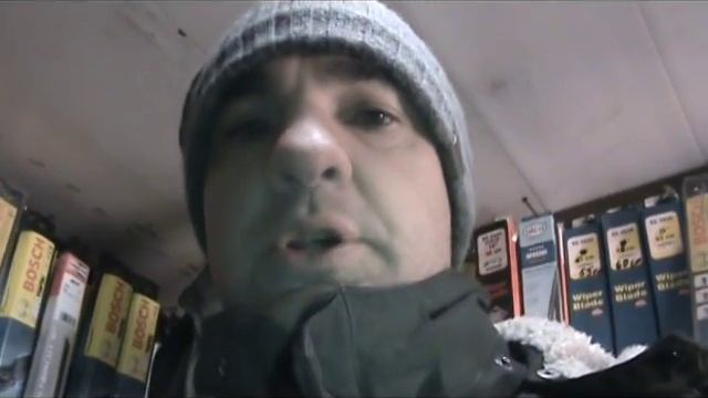 Меняем щетки стеклоочистителя смотреть онлайн