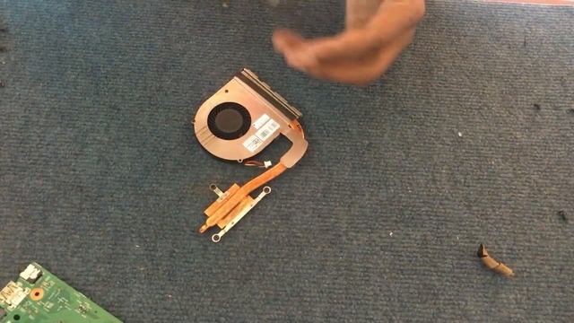Dell Inspiron 15 3542 Disassembly and Fan Cleaning смотреть онлайн