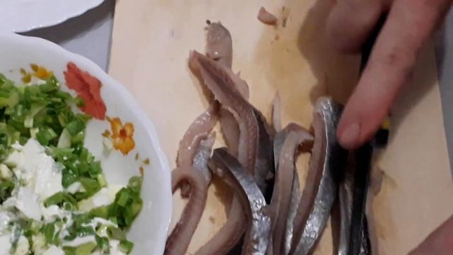 Съел Один Бутерброд и Наелся! Супер Бюджетные Бутерброды с Селедкой! #бюджетныебутерброды смотреть онлайн