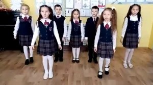 «Биилэр итек, читеклэр» музыка Мухтара Минхажева, сл. Шәүкәта Галиева