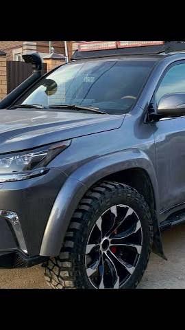 Установка силового бамперам и порогов CBI на Lexus LX570