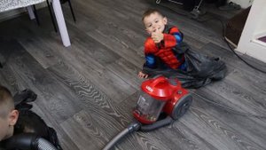 BIN BAG VACUUM CHALLENGE. Веселимся, превращаемся в Вакуум-Мэна