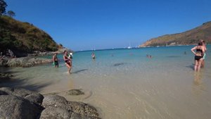 ПЛЯЖ НАЙ ХАРН (Nai Harn Beach)  НА ОСТРОВЕ ПХУКЕТ  В ТАИЛАНДЕ.